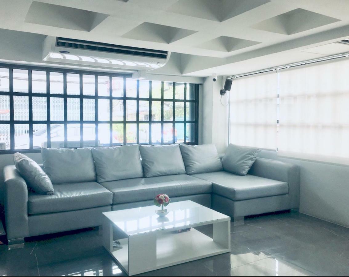 43 Home Bangkok Extérieur photo